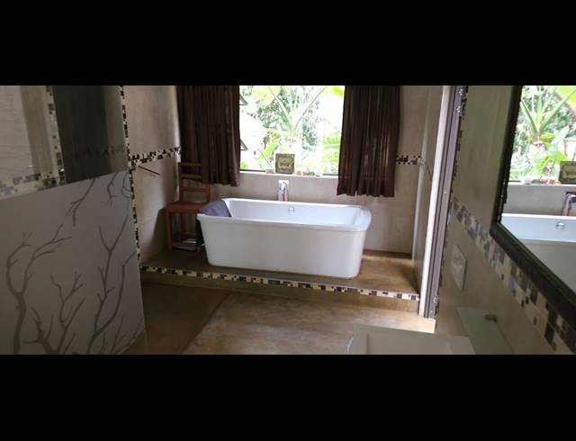 5 BEDROOM FREEHOLD FOR SALE IN MOOINOOI